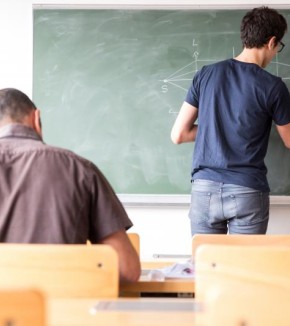 Avis de vacances d'emploi de correcteurs/examinateurs
