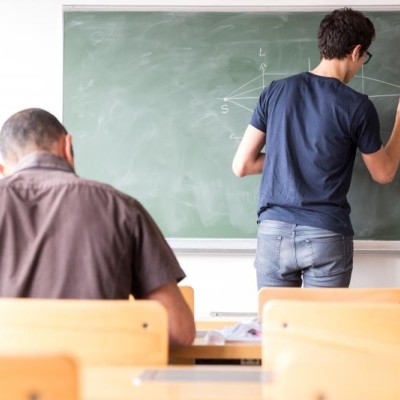 Avis de vacances d'emploi de correcteurs/examinateurs