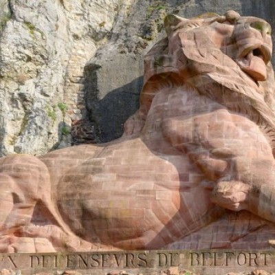 Le lion de Belfort et les voûtes en berceau
