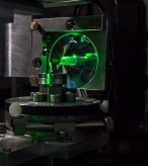 Génération de rayonnement de seconde harmonique dans l’extrême ultraviolet