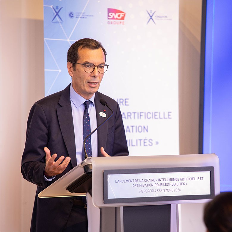 Jean-Pierre Farandou au pupitre à la cérémonie de lancement de la Chaire.